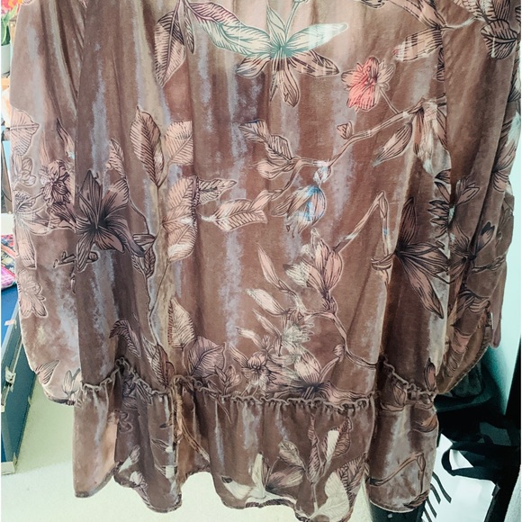 Velvet Off-the-Shoulder Top - Picture 4 of 4